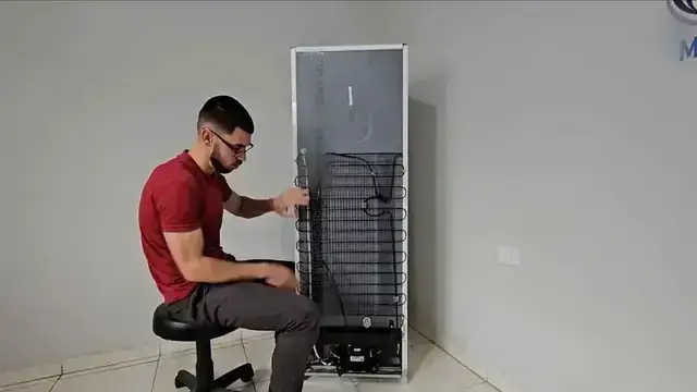 Il docente durante una lezione pratica del corso 4